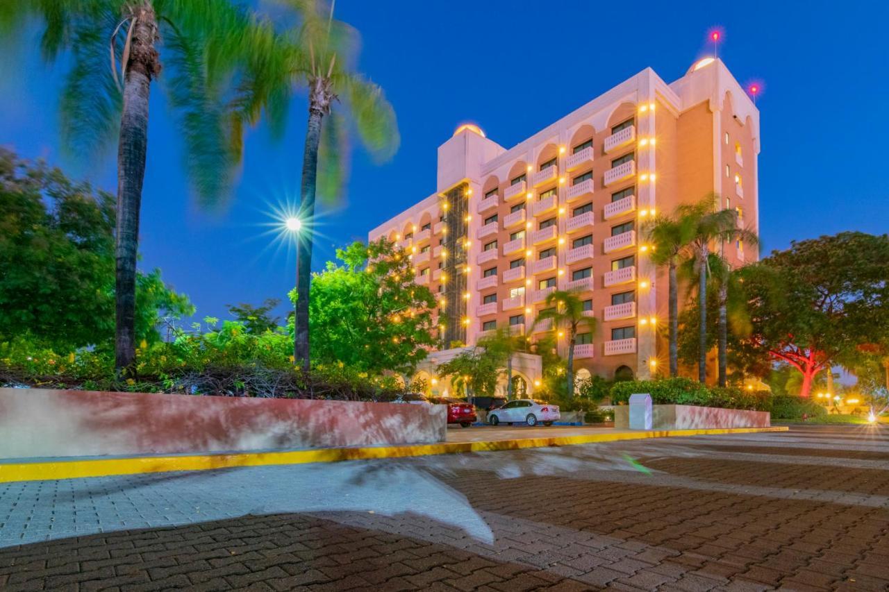 Hotel Lucerna Culiacán Exteriör bild